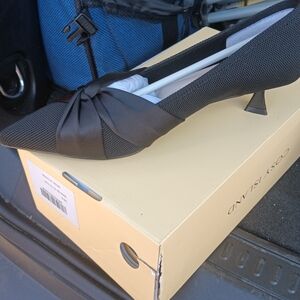 Elegant Black Women's Heels with Bow Detail